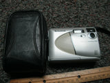 Fuji FujiFilm FinePix 2300 Digital Camera - w/memory card & case NOT WORKING