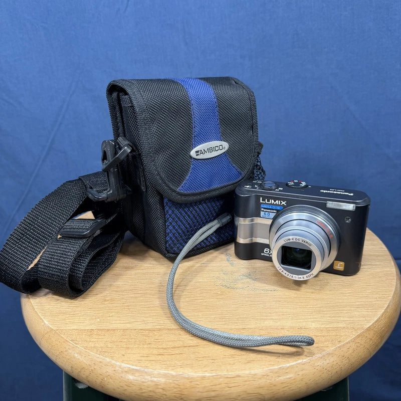 Panasonic LUMIX DMC-LZ5 6.0MP Digital Camera - Black w/ bag