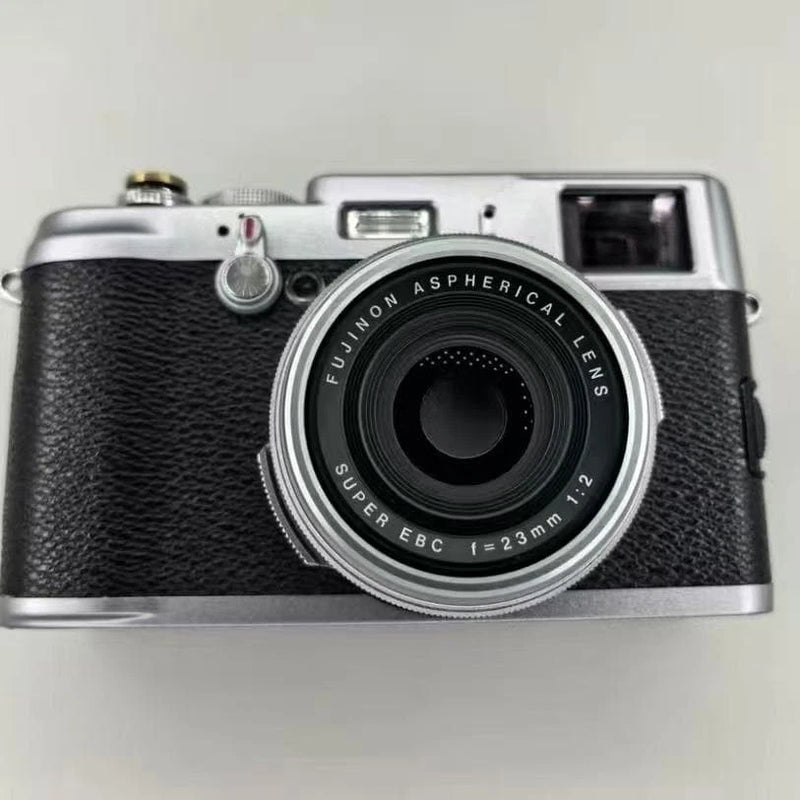 Good Condition Fujifilm FinePix X Series X100 Digital Camera W/SD Card Charger