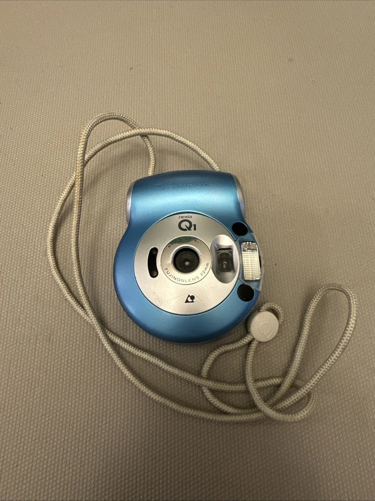 FujiFilm Nexia Q1 Fully Automatic Auto Focus Camera