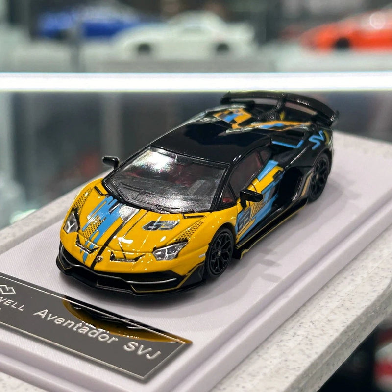 Maxwell 1/64 Scale Lamborghini Aventador SVJ Yellow Diecast Car Model Gift