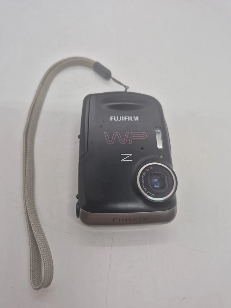FUJIFILM FINEPIX Z33WP 10 MP 3X OPTICAL ZOOM DIGITAL CAMERA NO CHARGER