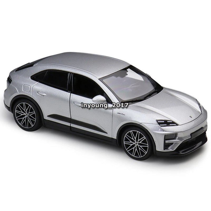 1:24 Porsche Macan Turbo Electric Model Car Diecast Collectible Door Open Silver
