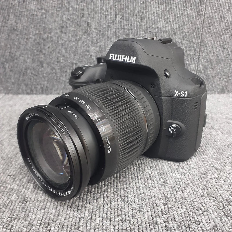 Fujifilm X-S1 12MP Digital Camera 26x Zoom, CMOS, SD/SDHC/ASXC, Used