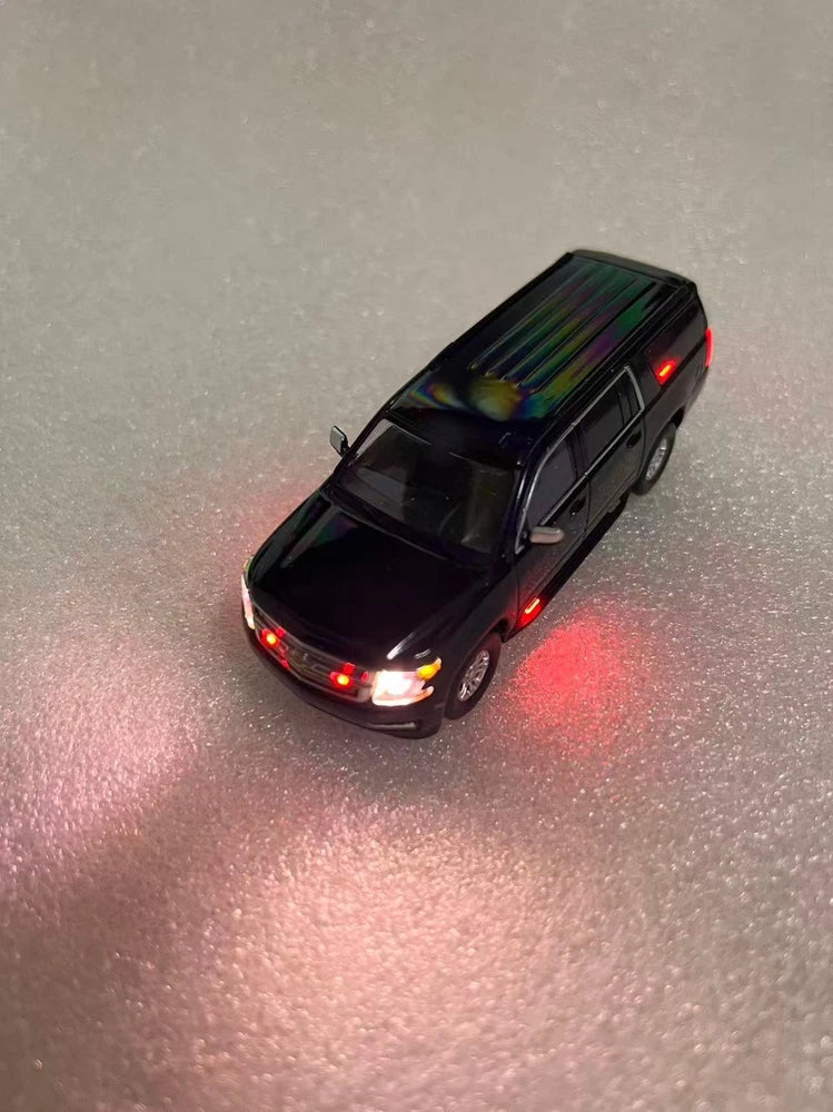 596 1:64 2015 Suburban State Police SUV Model Diecast Collect CarWITH LED LIGHTS