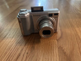 Fujifilm Finepix E Series E550 6.3MP Digital Camera No Box Wow