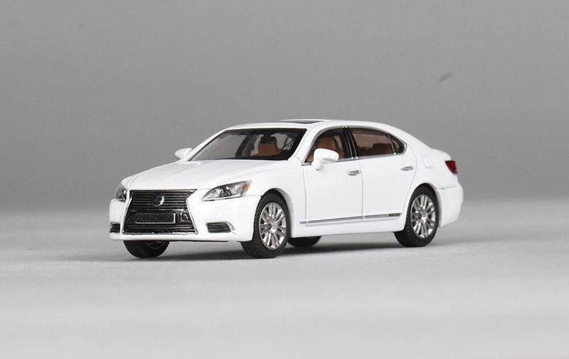 EY JKM 1:64 White LS600hL Luxury Sedan Sports Model Diecast Display Car