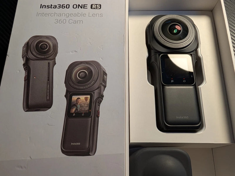 Insta360 ONE RS 1-inch 360 Edition + Carry Case