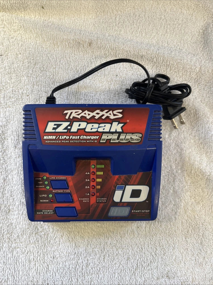 Traxxas 2970 EZ-Peak Plus 4-Amp NiMH/LiPo Fast Charger