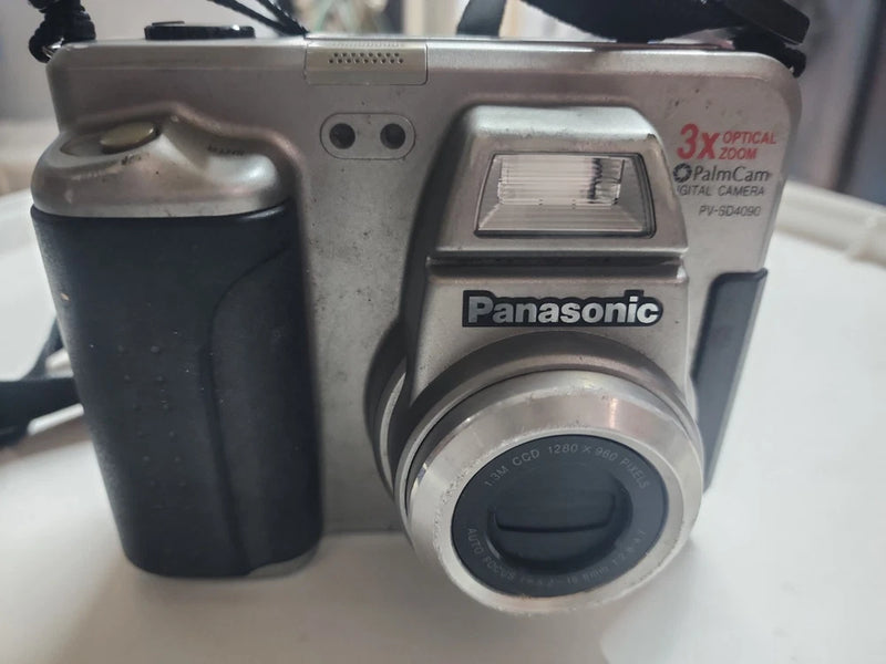 Panasonic PalmCam PV-SD4090 Digital Camera w/ Battery ¨C Untested ¨C No Charger...