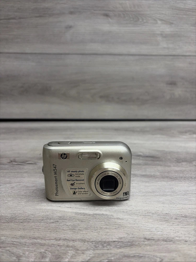 HP PhotoSmart M547 6.2MP Digital Camera - Silver Parts Only