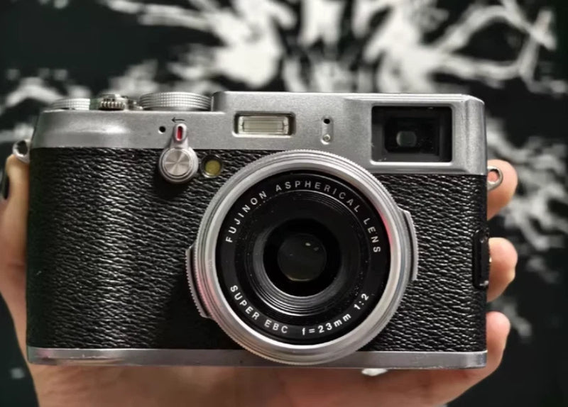 Fujifilm X100 12MP APS C 23mm F2 hybrid viewfinder retro compact camera 90% new