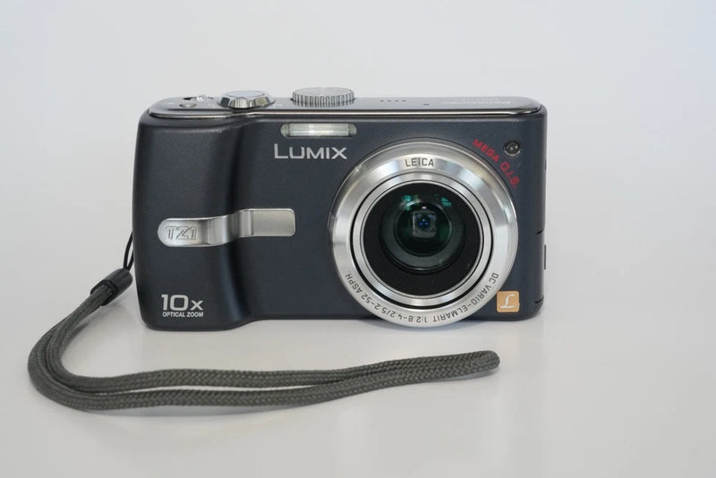 Panasonic LUMIX DMC-TZ1 w/ Leica Lens 5.0MP Digital Camera Black *TESTED* 3 Bat.