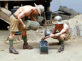 Royal Model 1/35 Battery Maintenance German DAK Soldiers N.Africa (2 figs.) 1083 Battery