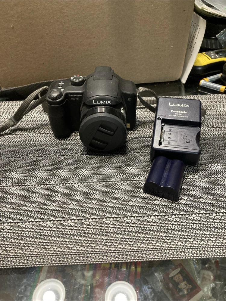 Panasonic Lumix DMC-FZ7 6MP CCD Sensor Digital Camera 12x Zoom NEEDS BATTERY
