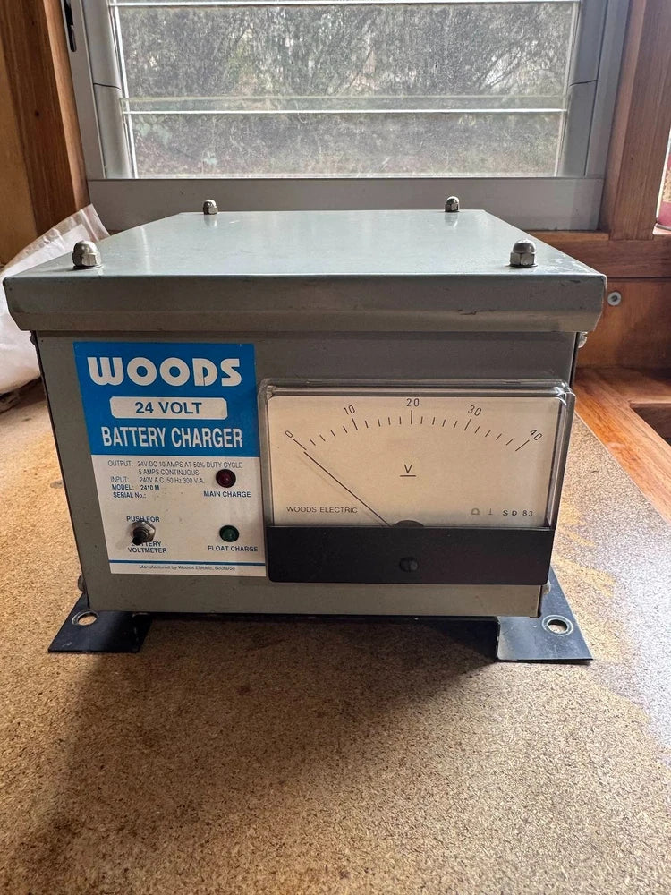 Woods 24V battery charger, metal unit with analog voltage meter and controls