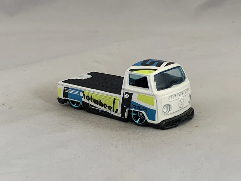 Hot Wheels Volkswagen T2 Pickup 2017 New Models White MC5s