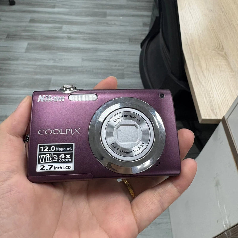 Nikon Coolpix S3000 Digital Camera 12.0MP 4xZoom w/ Charger Purple English