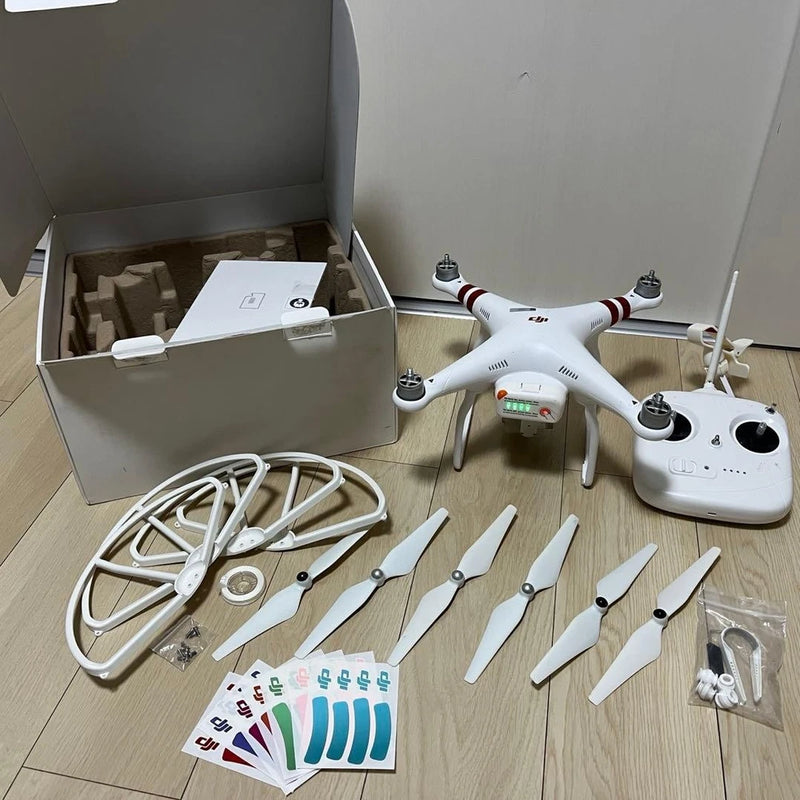 Dji Phantom 3 drone kit with spare propellers and cables