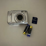 Nikon Coolpix L1 Digital Camera Working AA Battery Powered
