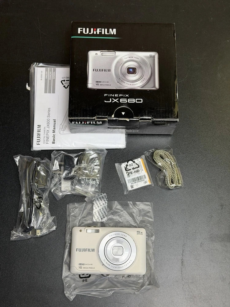 WHITE Fujifilm Finepix JX680 Camera 16MP 5X Optical 7x Zoom 26mm Lens 2.7" LCD