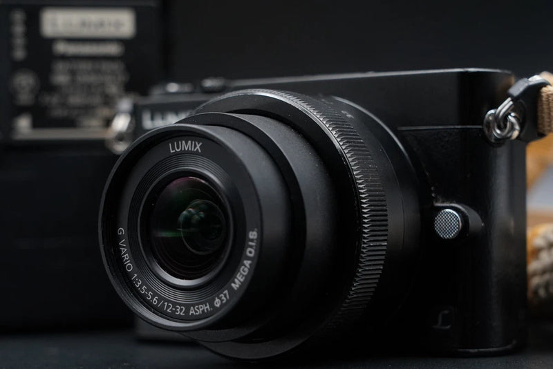 English OK ! Panasonic LUMIX DMC-GM5 16MP Black w/ US Duty Paid Lens 10398