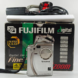 Fujifilm FinePix 4700 Zoom Digital Camera 2.4MP Silver Compact Retro 2000s Boxed