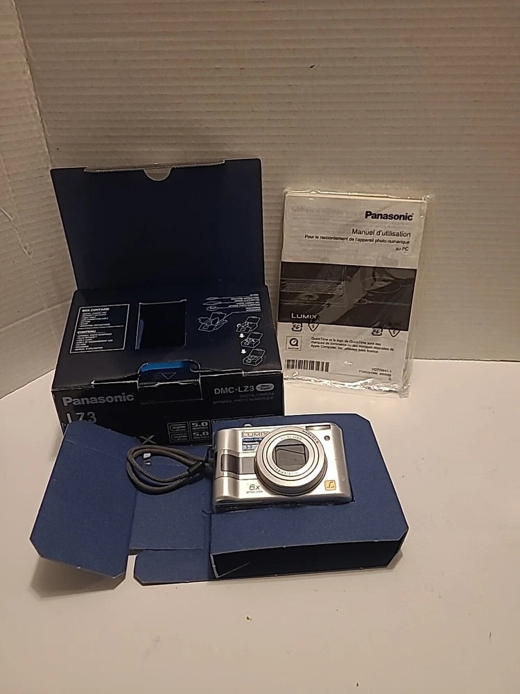 PANASONIC LUMIX LZ3 5.0MP 6x Digital Camera - Silver
