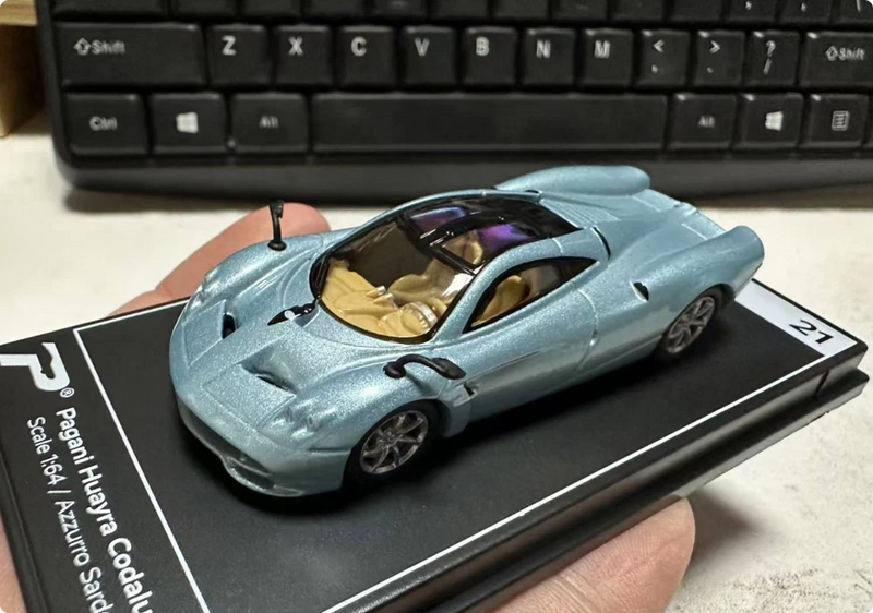 Postercars 1:64 Pagani Huayra Codalunga Diecast Model Car Rubber Tires New Card