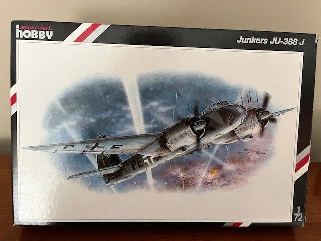Special Hobby Junkers JU-388 J 1/72 airplane model kit box with illustrated bomber