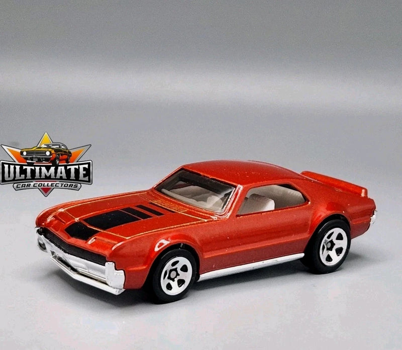 1966 66 Oldsmobile Toronado 1/64 Scale Diecast Model Collector Car