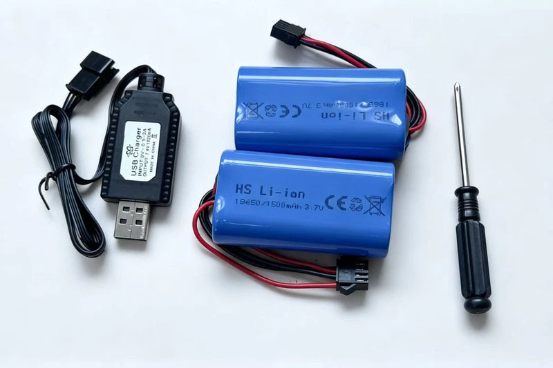 2pcs 3.7V 1500Mah Li-ion Battery SM-4P plug/USB Charger for UDI902 2.4G RC Boat
