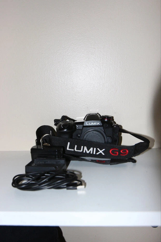 Panasonic LUMIX G9 20.3 MP Digital Camera Body Only (excellent)