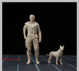 Miniature 1/64 Mad Max Man Dog Scene Props Figures Model For Cars Vehicles Toys