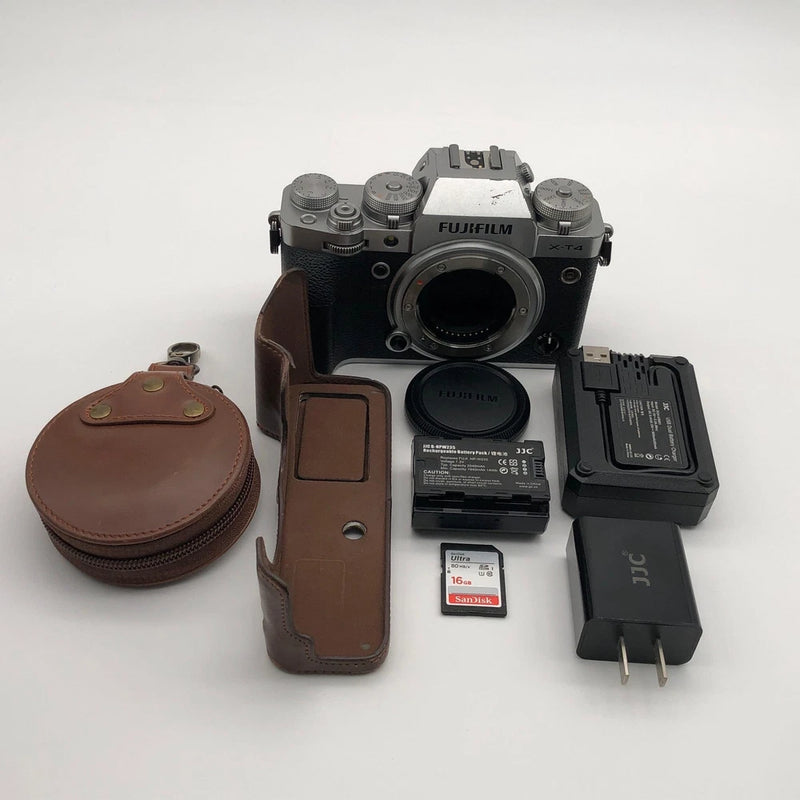 Fujifilm X-T4 Mirrorless Digital Camera Body Excellent