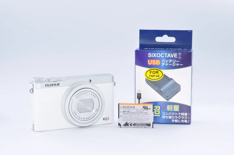 Fujifilm XQ2 White Compact Digital Camera with Charger and Battery Excellent