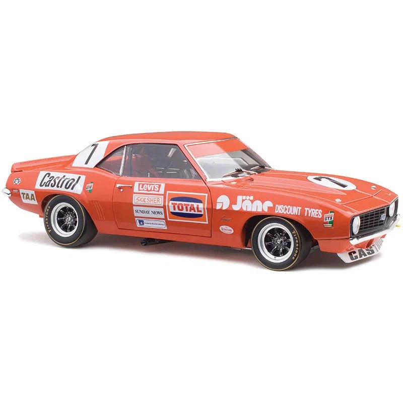 1:18 1972 Bob Jane Symmons Plains - Chevrolet ZL1 Camaro -- Classic Carlectables