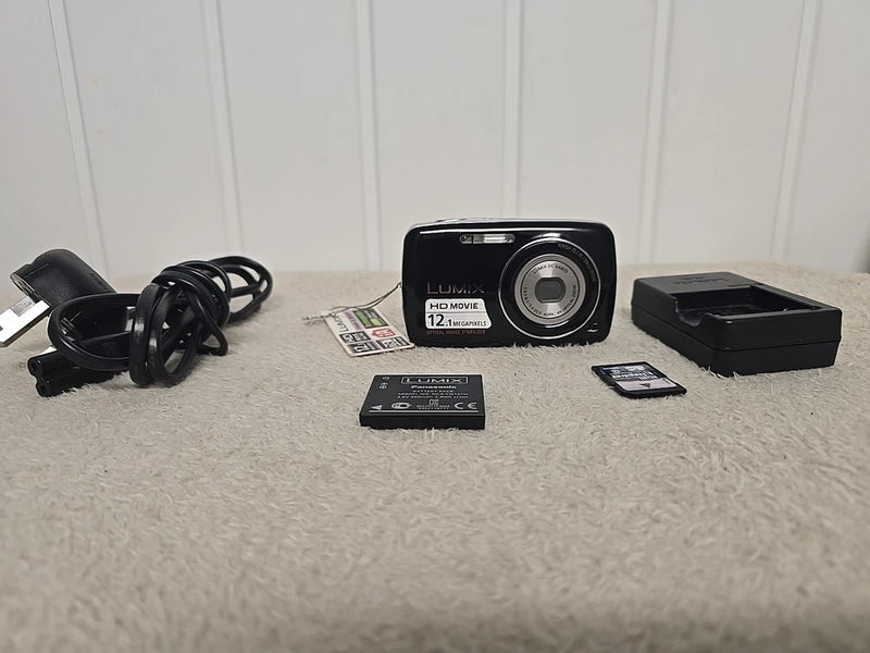 Panasonic LUMIX DMC-S1 Digital Black Camera 12.1MP + Battery 8gb Card & Charger