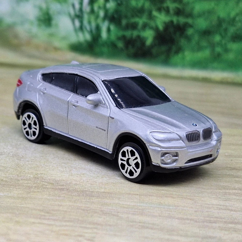 Maisto BMW X6 Diecast Model Car 1/64 (70) Excellent Condition