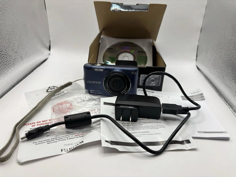 Fujifilm JX665 FinePix Digital Camera w Battery Charger