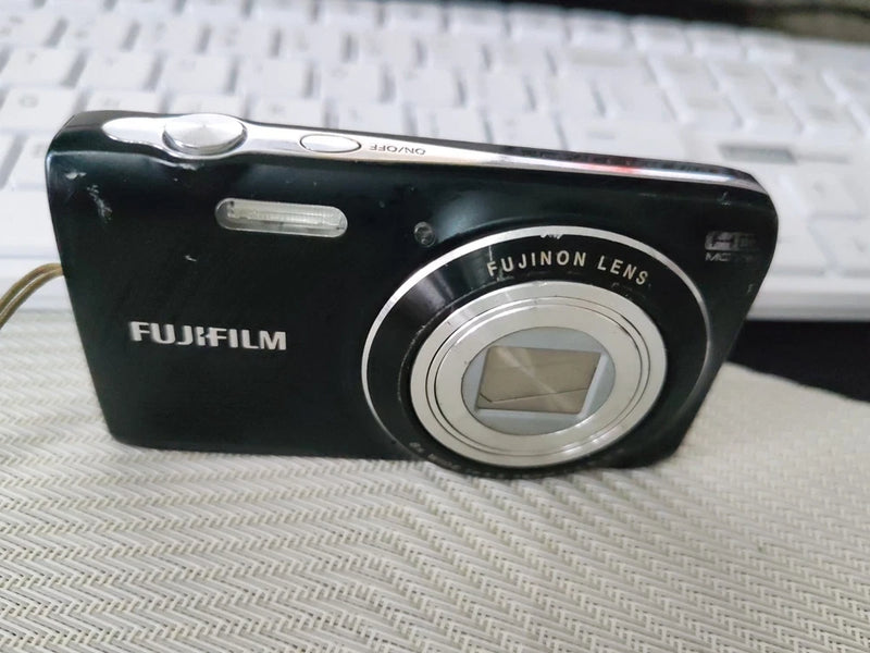Digital Camera fujifilm  fine pix  JZ110 18x zoom 14 MP working condition 8x wid