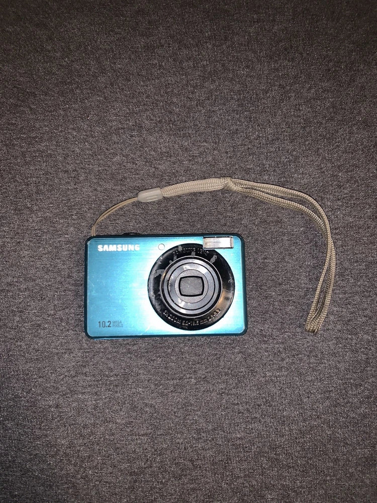 Samsung SL202 10.2MP Blue Digital Camera W/Battery For Parts/repair. Read