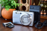 ??[Excellent+5] FUJIFILM FinePix F100fd Silver  12MP Digital Camera From Japan