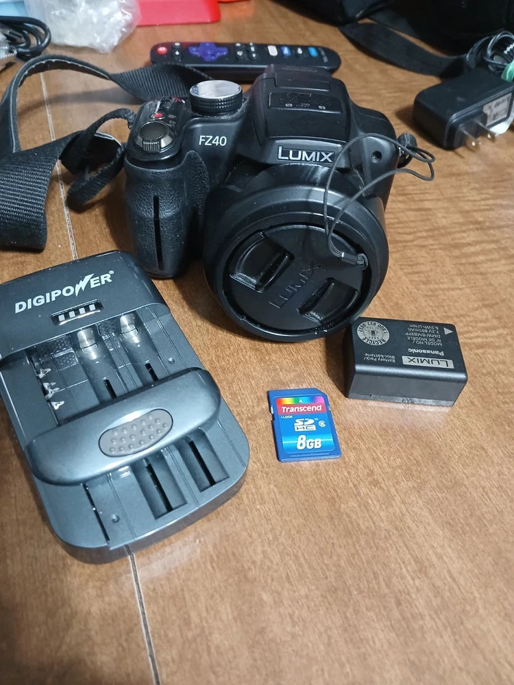 Panasonic Lumix FZ40 digital camera 14mp, 24x optical zoom