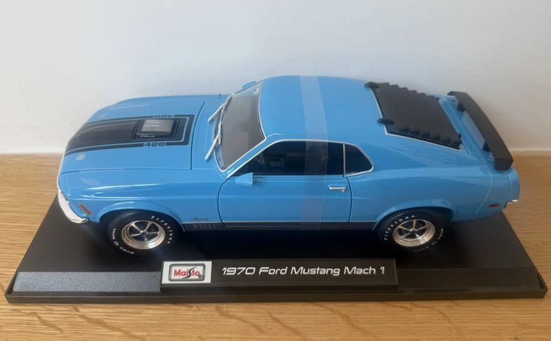Maisto 1:18 blue 1970 Ford Mustang Mach 1 die-cast model car on base