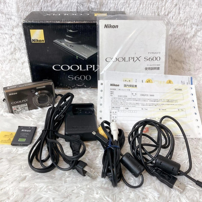 Nikon COOLPIX S600 Digital Camera Working Digital Camera