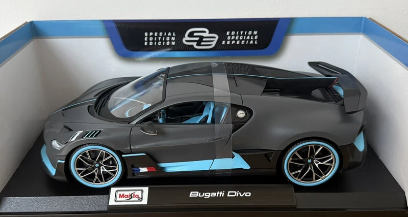 Maisto 1:18 Bugatti Divo die-cast model car, gray with blue accents and detailed wheels