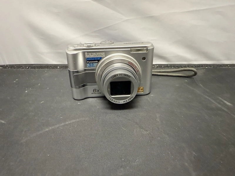 Panasonic LUMIX DMC-LZ5 6.0MP Digital Camera -