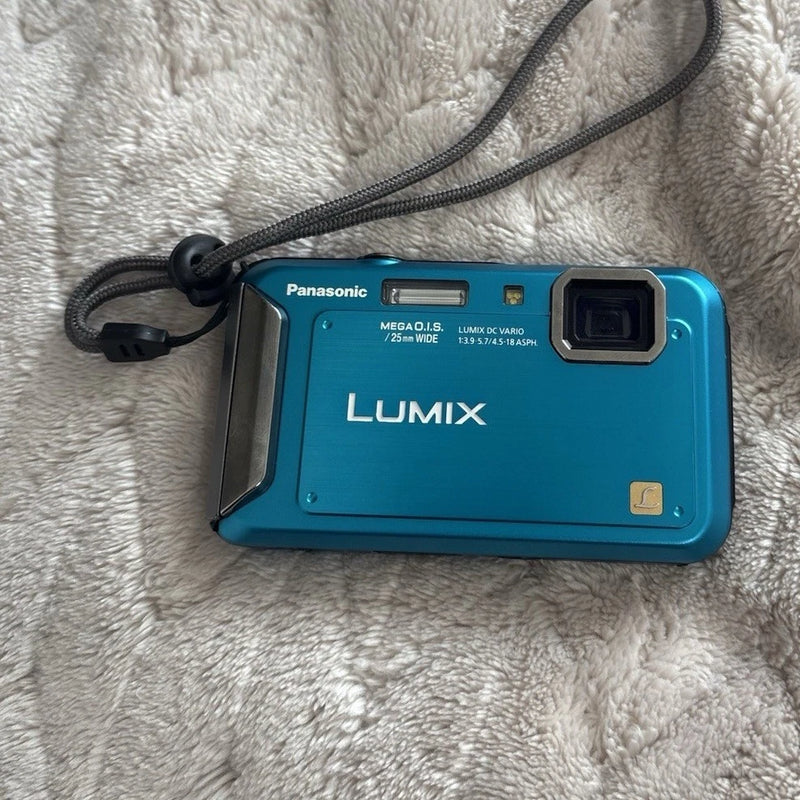 Panasonic LUMIX DMC-TS4 Compact 12.1MP 4.6x Waterproof Camera Blue