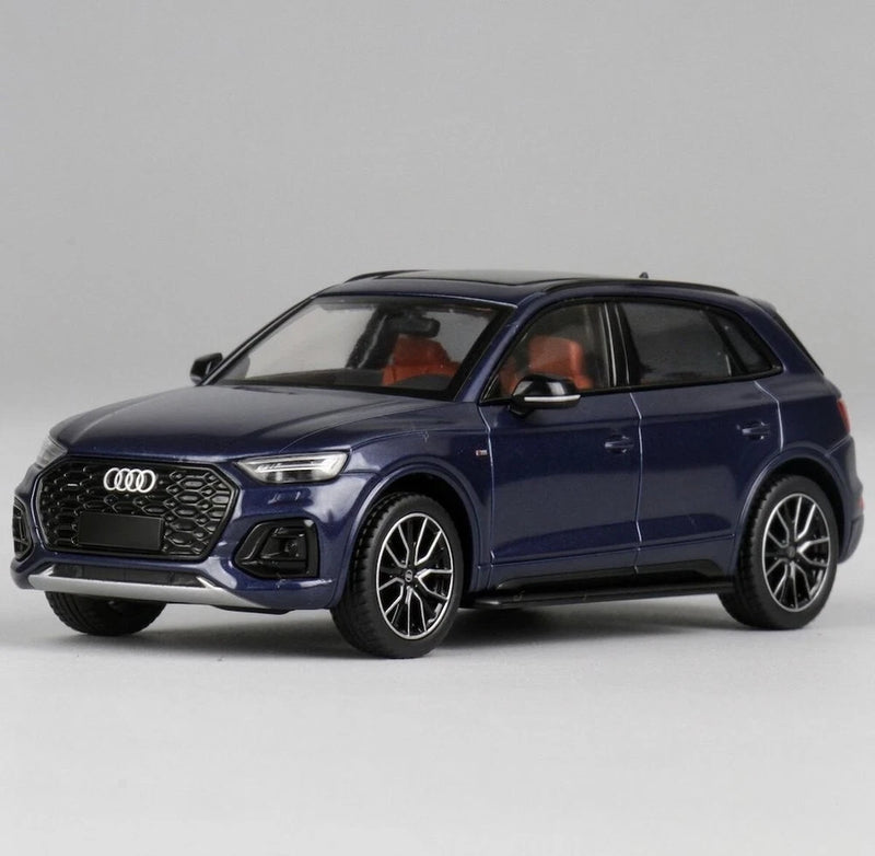 EY JKM 1:64 Blue Q5L City SUV Sports Model Diecast Display Car